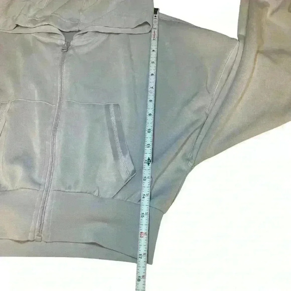Women’s AS Revival hoodie Sz M; Gray; Crop oversized Super Softness *no string - Picture 6 of 14